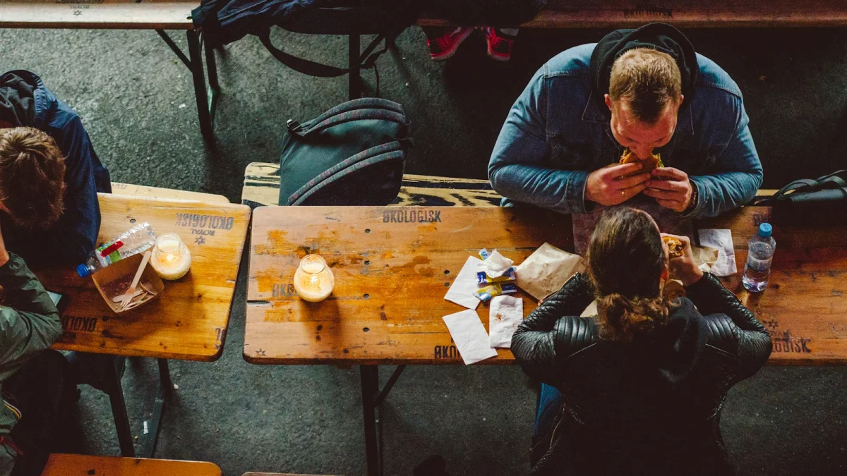 Bucharest Street Food Festival, ediția de toamnă: food trucks și concerte gratuite în Piața Constituției
