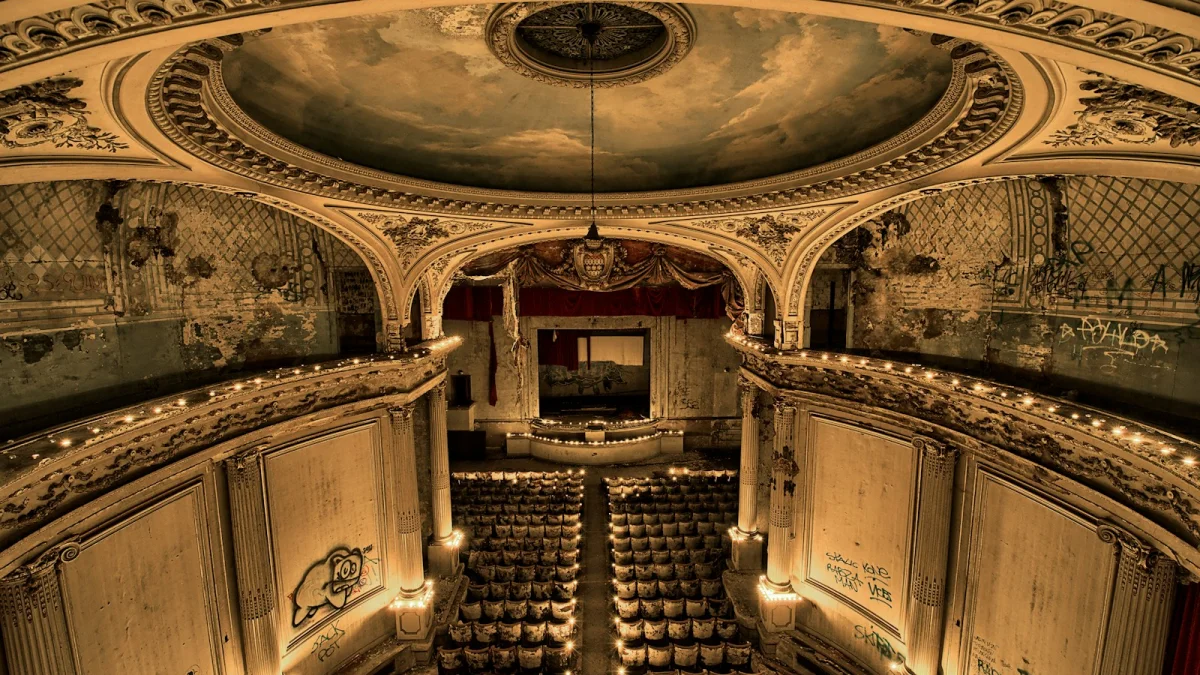 Teatre istorice din România și Europa: cele mai spectaculoase clădiri pentru un weekend cultural