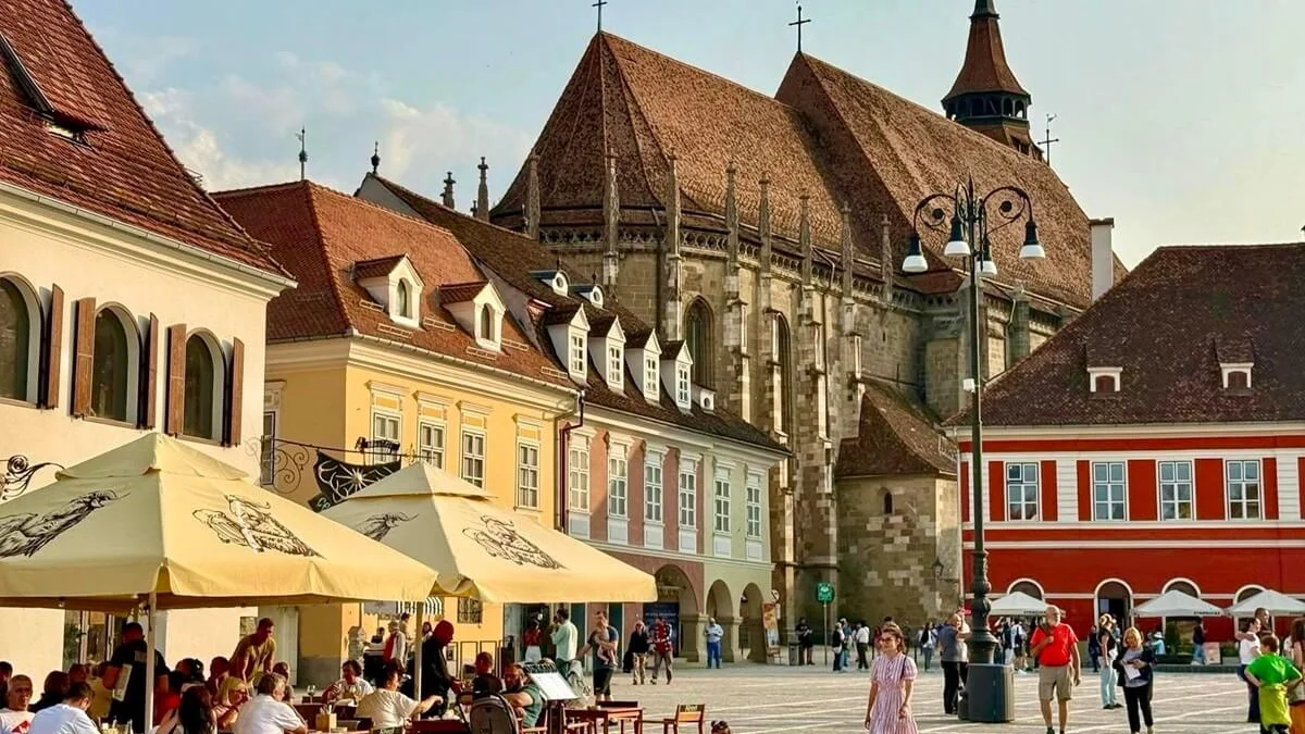 Ce faci în weekend la Brașov: jazz, cinema la cetăți, drumeții incluzive și expoziții de neratat
