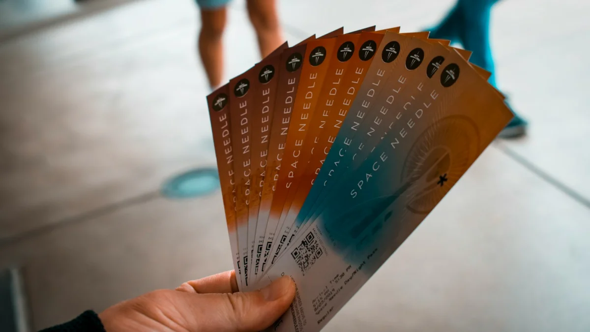 De ce se scumpesc biletele la festivaluri din România: cine cumpără platformele de ticketing și ce (nu) îți garantează legea