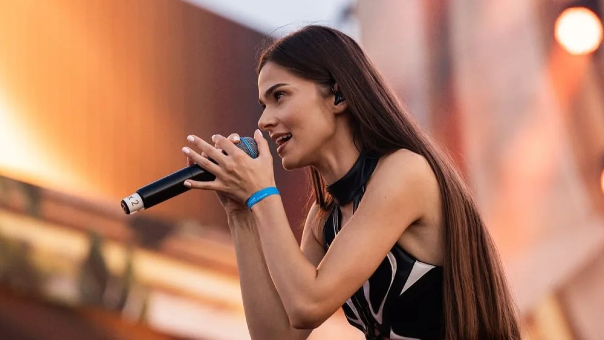Bacău: Festivalul Enescu, concert Theo Rose și o petrecere Afro House pe aerodrom