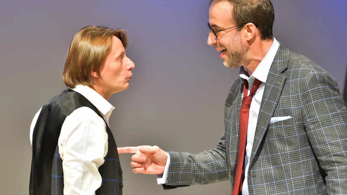 Comedia „Ziua mea norocoasă” cu Marius Manole și Șerban Pavlu își deschide turneul național la Craiova